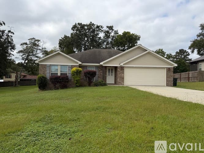 Dothan House: 1906 Fern Dr