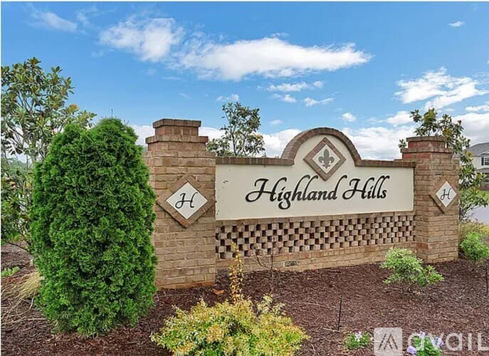 Lyman House: 217 Hartleigh Dr