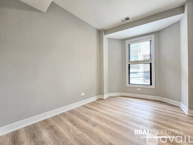 Chicago Apartment: 1200 W Wellington Ave