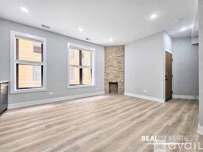 Chicago Apartment: 1200 W Wellington Ave