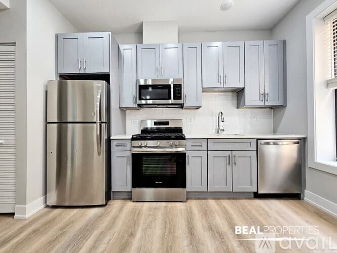 Chicago Apartment: 1200 W Wellington Ave