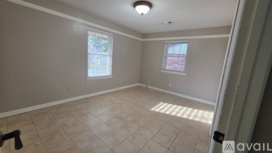 Sherwood House: 89 Spring Grove Drive