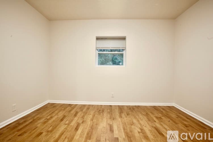 Buford Apartment: 650 Allen Street Northeast