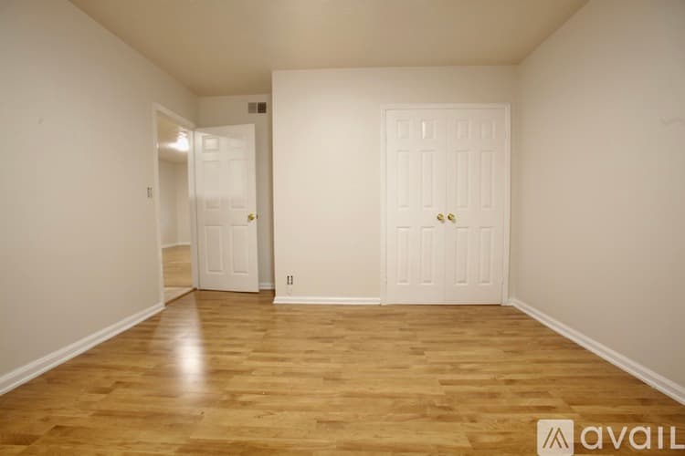 Buford Apartment: 650 Allen Street Northeast