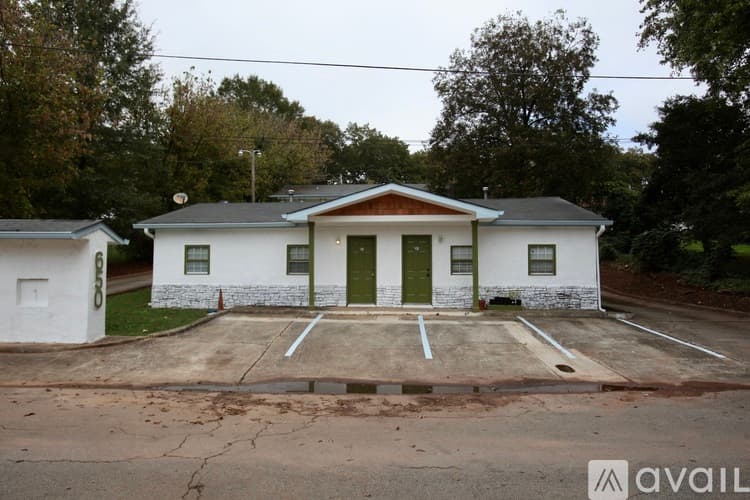 Buford Apartment: 650 Allen Street Northeast