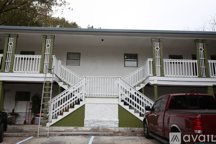 Buford Apartment: 650 Allen Street Northeast