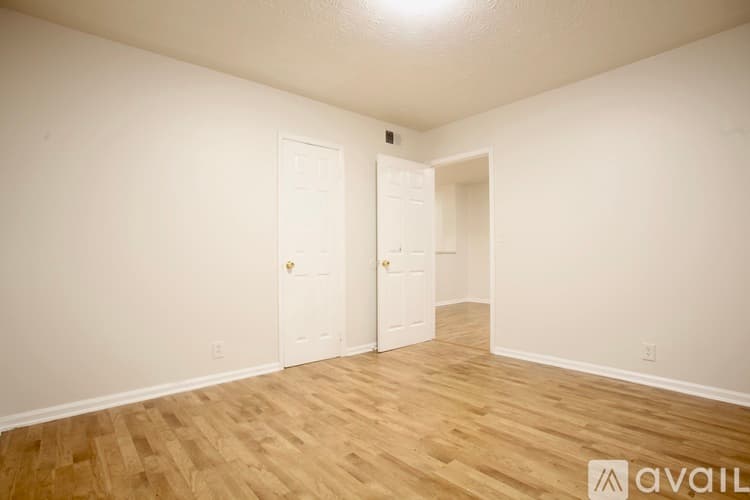Buford Apartment: 650 Allen Street Northeast