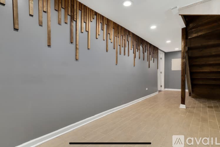 Chicago Apartment: 6549 S St Lawrence Ave
