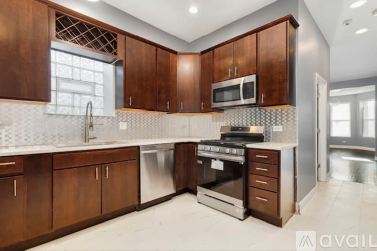 Chicago Apartment: 6549 S St Lawrence Ave