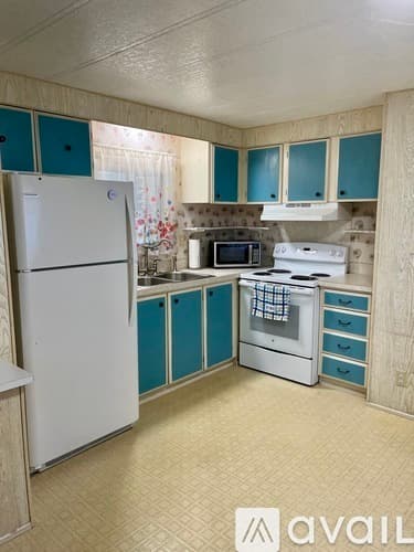 Port Richey House: 7032 Commons Blvd