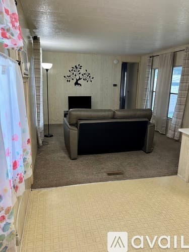 Port Richey House: 7032 Commons Blvd