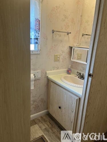 Port Richey House: 7032 Commons Blvd