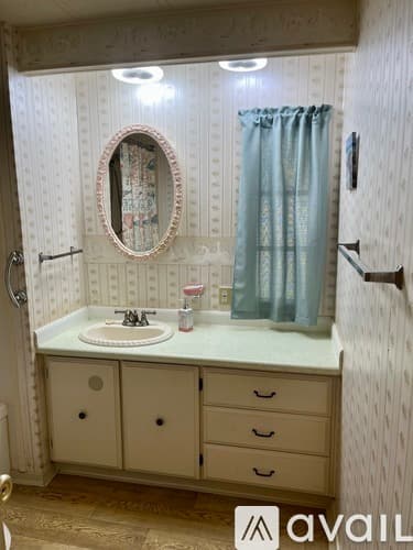 Port Richey House: 7032 Commons Blvd
