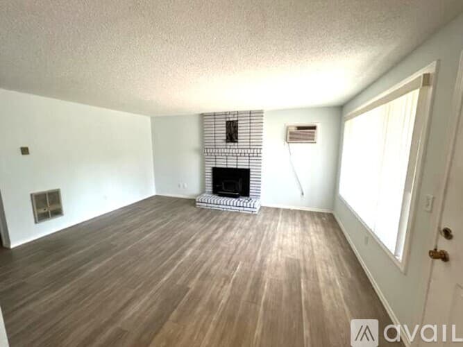 Vancouver Apartment: 1107 Northeast 142nd Avenue