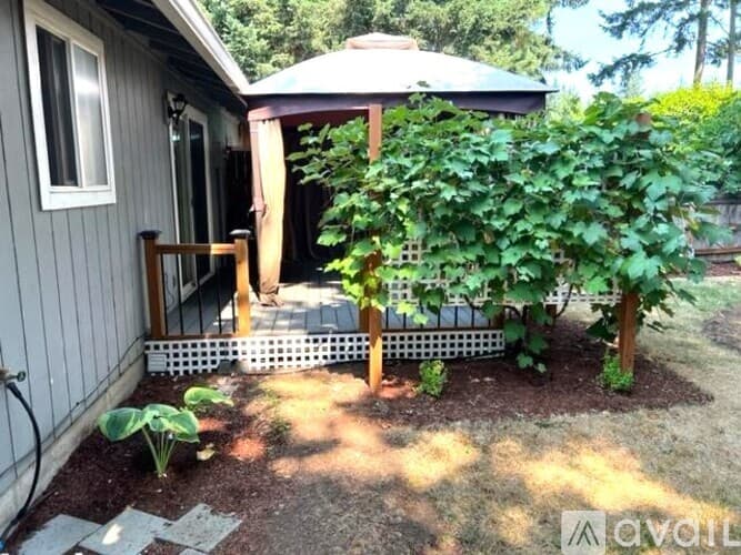 Vancouver Apartment: 1107 Northeast 142nd Avenue