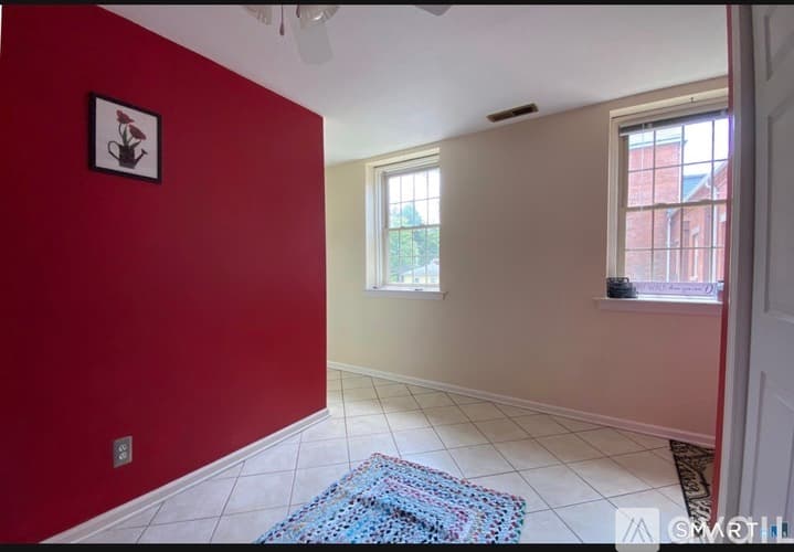 Middletown Condo: 1 Russell Street