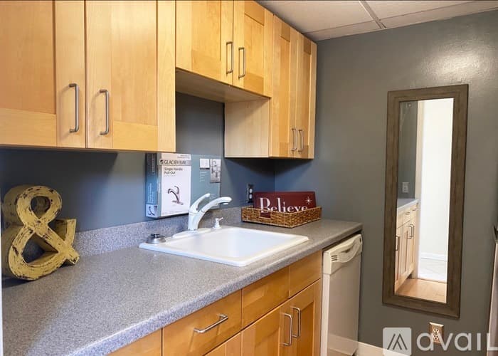 Middletown Condo: 1 Russell Street