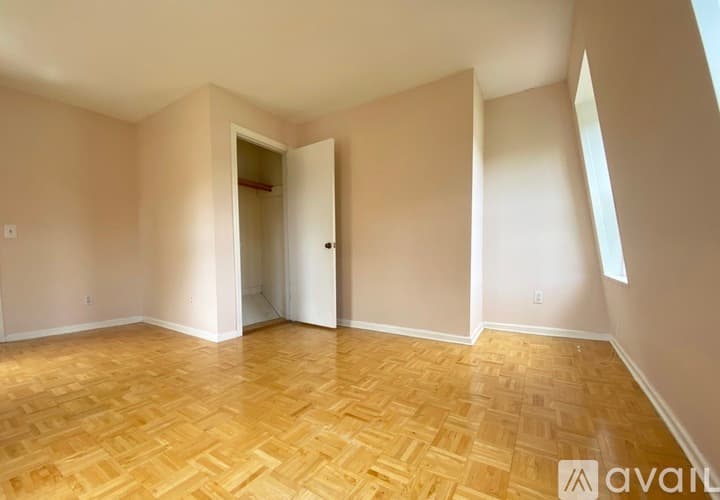 Middletown Condo: 1 Russell Street
