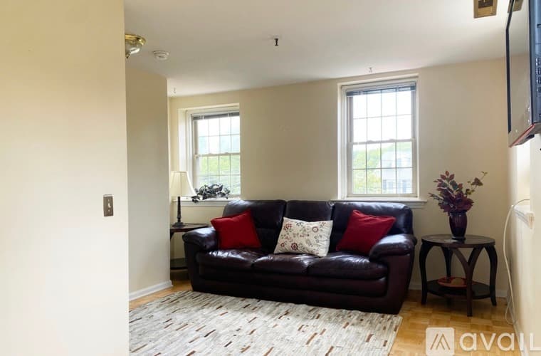 Middletown Condo: 1 Russell Street