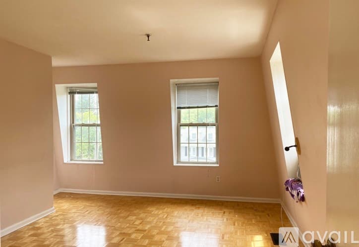 Middletown Condo: 1 Russell Street