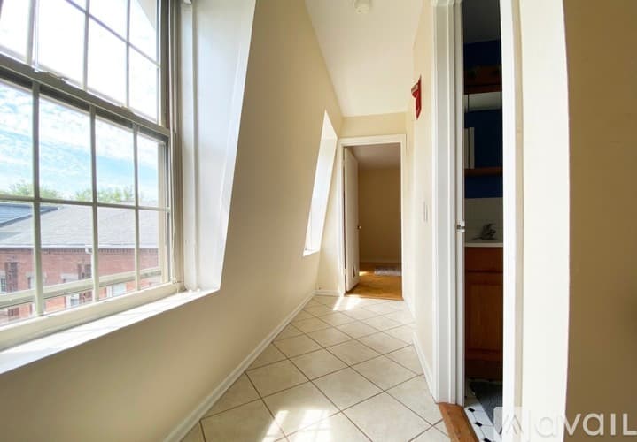 Middletown Condo: 1 Russell Street