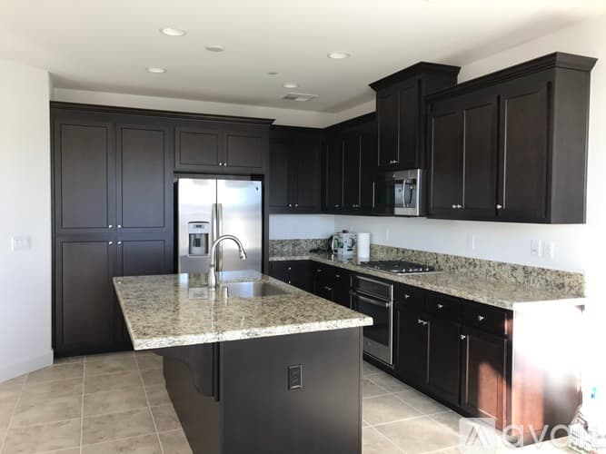 Marina House: 249 9th St