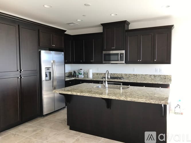 Marina House: 249 9th St