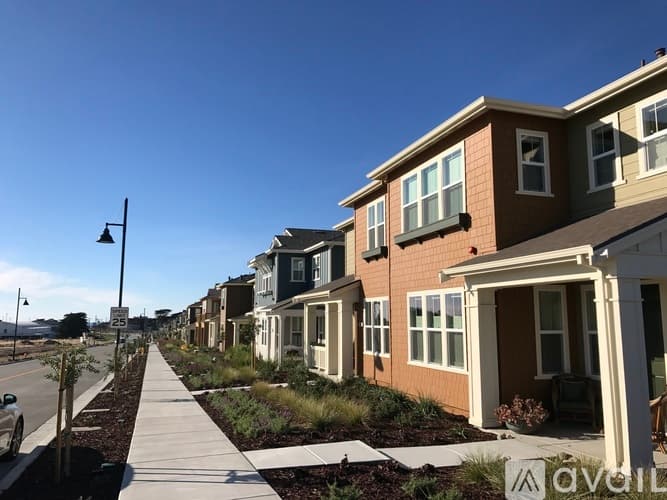 Marina House: 249 9th St