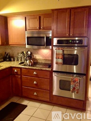 Lynwood House: 2721 Wind Point Ct