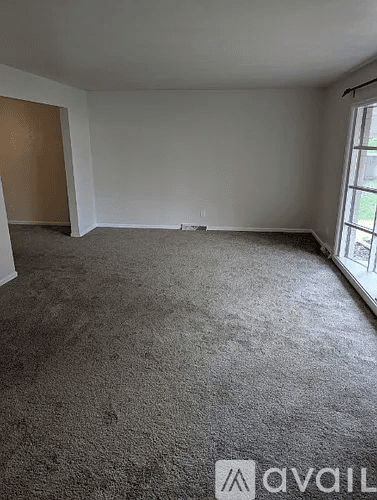 Peoria House: 5311 N Woodview Ave