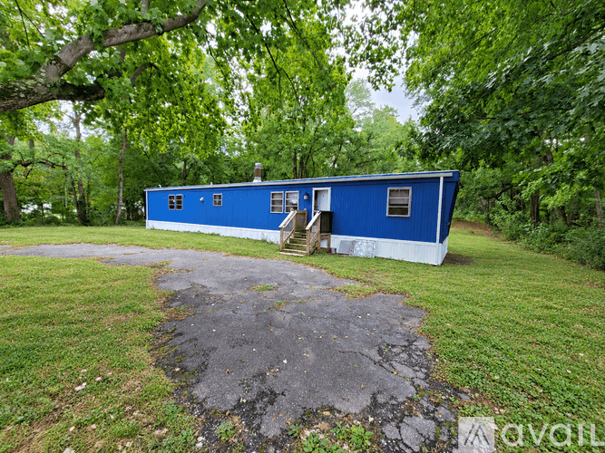 Houston House: 2119 Hunting Quarter Rd