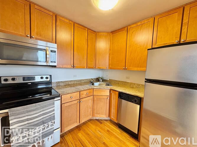 Chicago Apartment: 5650 N Sheridan Rd