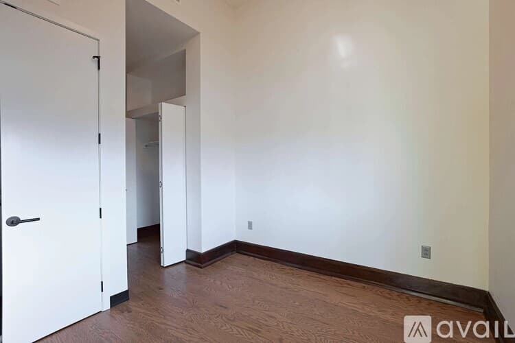 Kansas City Apartment: 315 East 39th Street