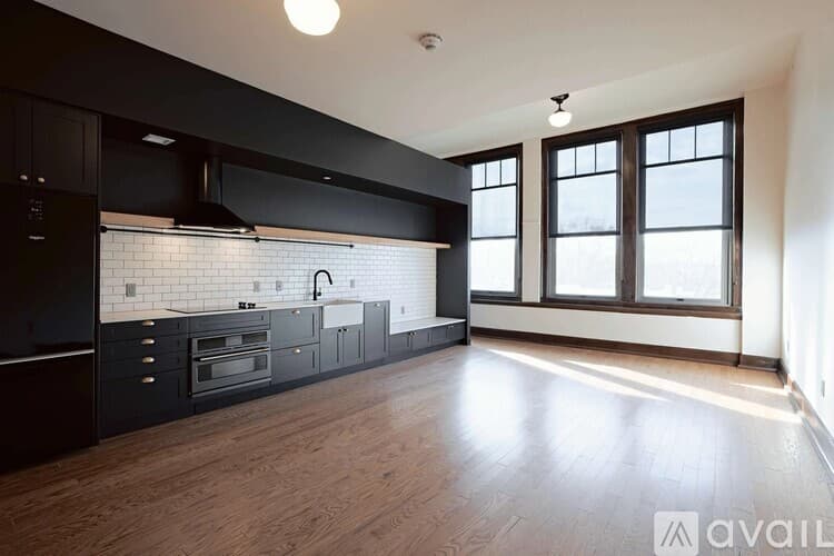 Kansas City Apartment: 315 East 39th Street