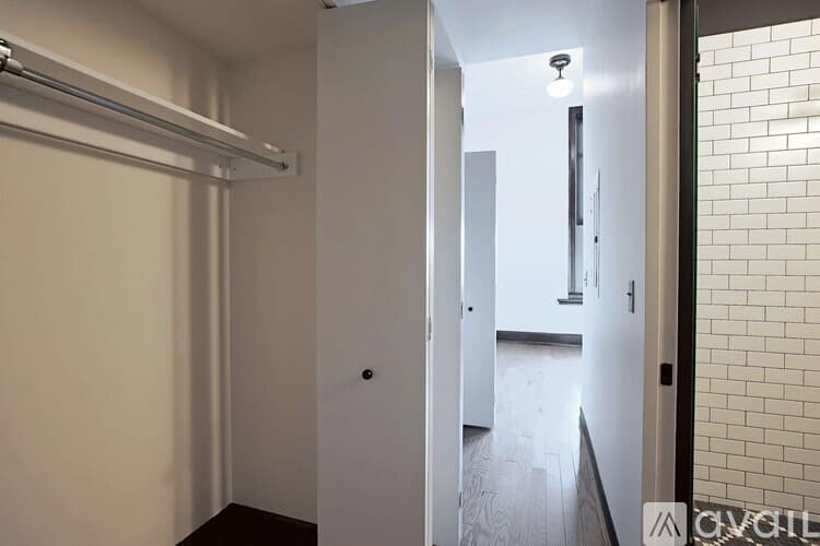 Kansas City Apartment: 315 East 39th Street