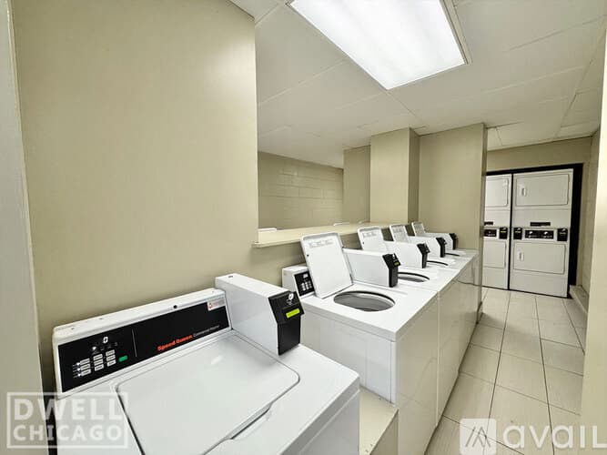 Chicago Apartment: 5650 N Sheridan Rd