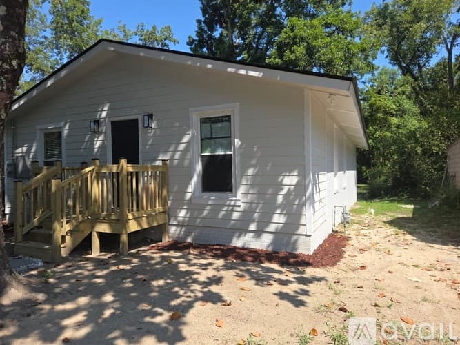 Columbus House: 2911 Thomas Street