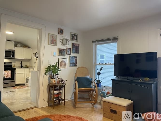 Madison Apartment: 219 S Bedford St