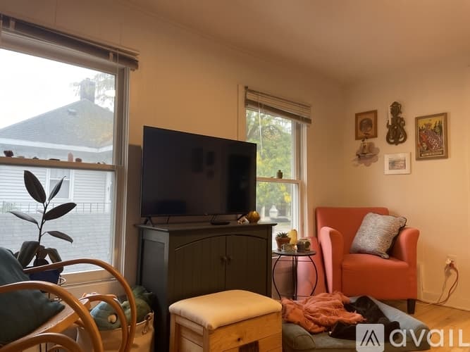 Madison Apartment: 219 S Bedford St
