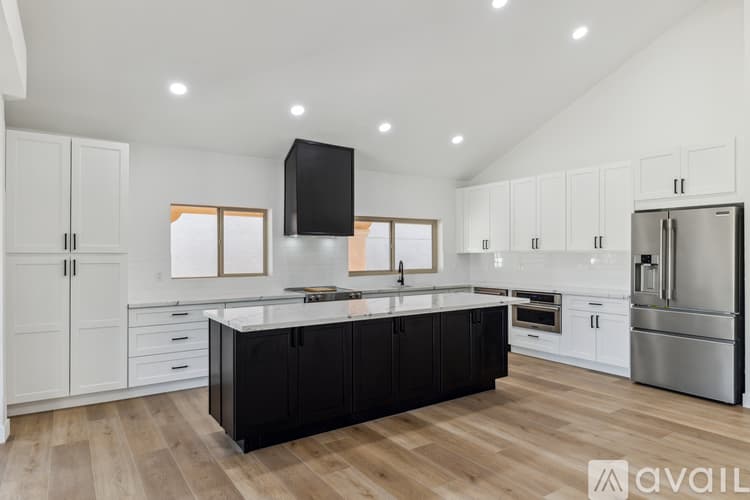Sun Lakes House: 10846 East Navajo Drive