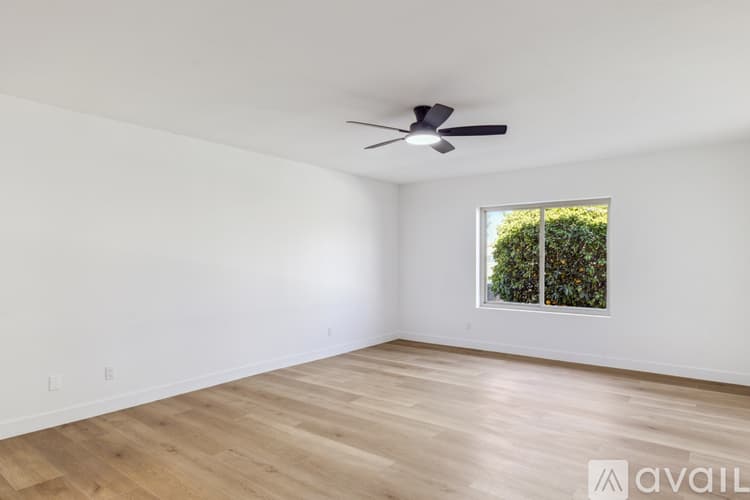 Sun Lakes House: 10846 East Navajo Drive