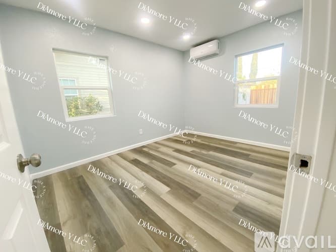 Modesto House: 212 High Street
