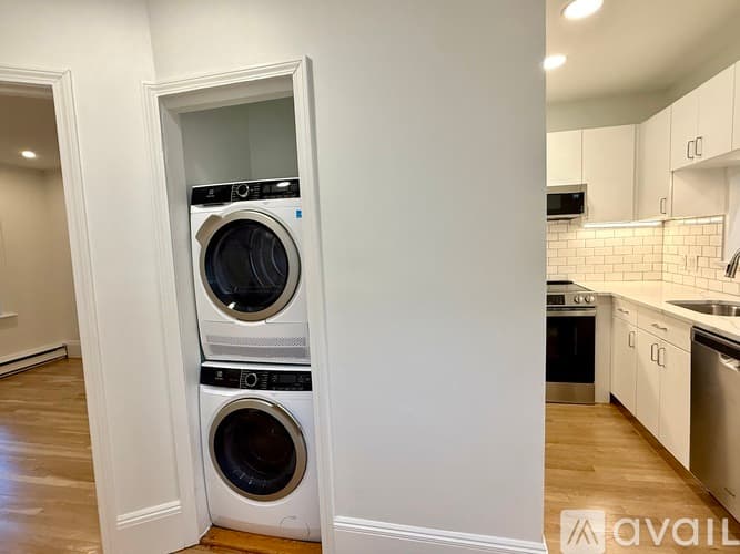 Boston Apartment: 24 Yarmouth St