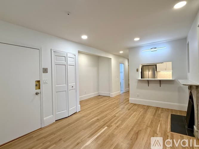 Boston Apartment: 24 Yarmouth St