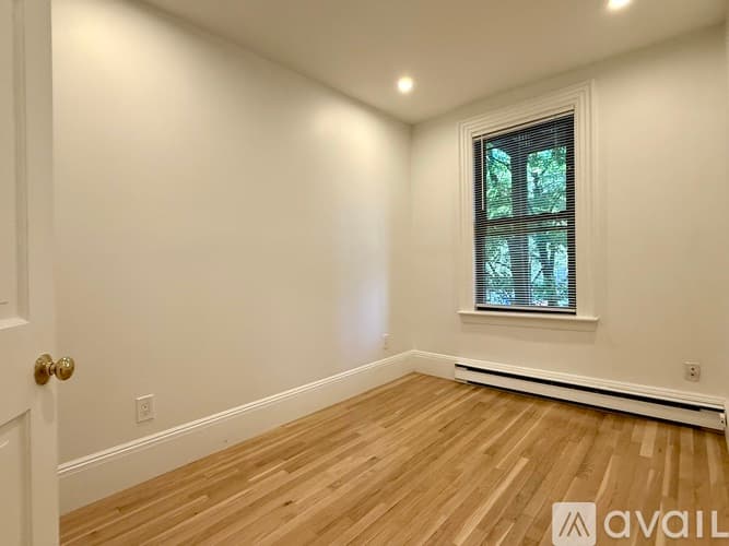 Boston Apartment: 24 Yarmouth St