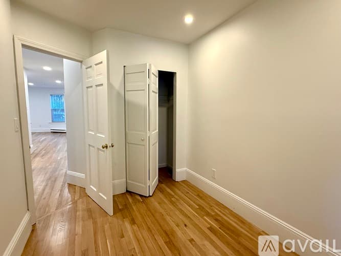 Boston Apartment: 24 Yarmouth St