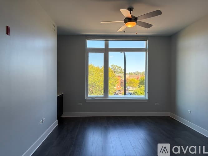Wilmette Apartment: 617 Green Bay Rd
