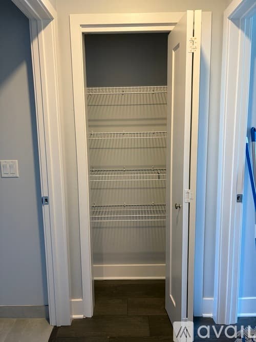 Wilmette Apartment: 617 Green Bay Rd