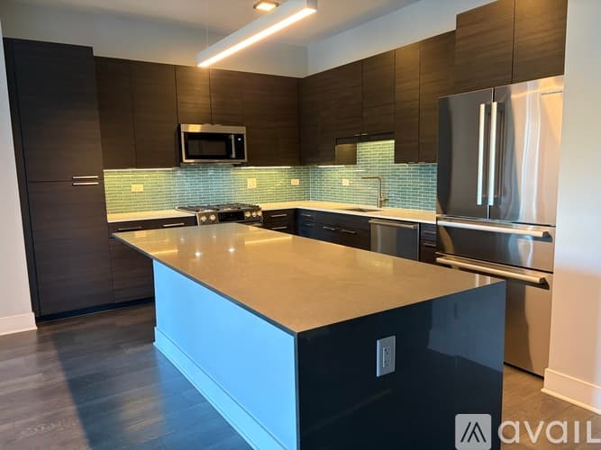 Wilmette Apartment: 617 Green Bay Rd