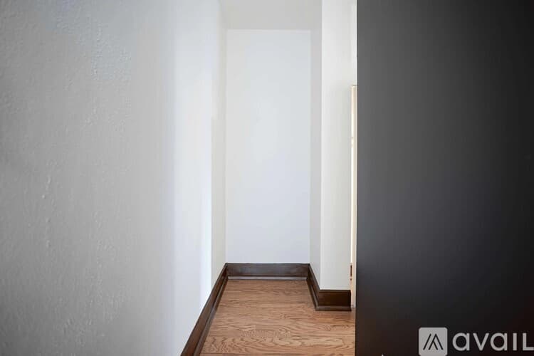 Kansas City Apartment: 315 East 39th Street
